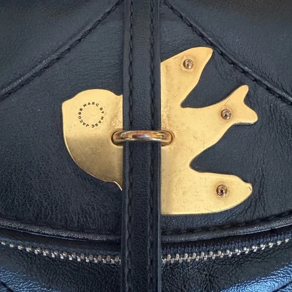 Marc by Marc Jacobs Vintage Black Leather Crossbody bag with Bird Accent - Picture 4 of 13